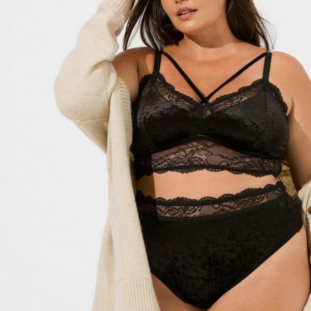 Velour Bralette - Picture 2 of 7